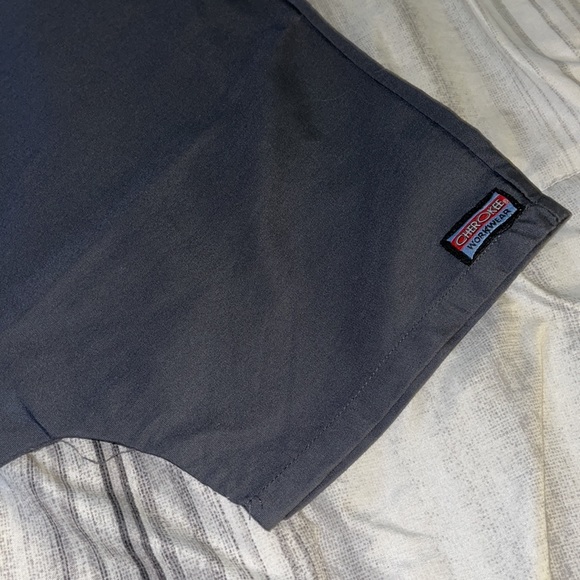 Cherokee Gray Scrubs Top - Picture 5 of 5